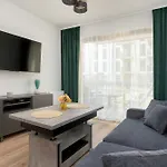 아파트 Sunny & Charming Garden With Parking By Renters *