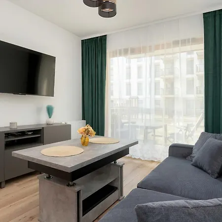 Apartmán Sunny & Charming Garden With Parking By Renters *