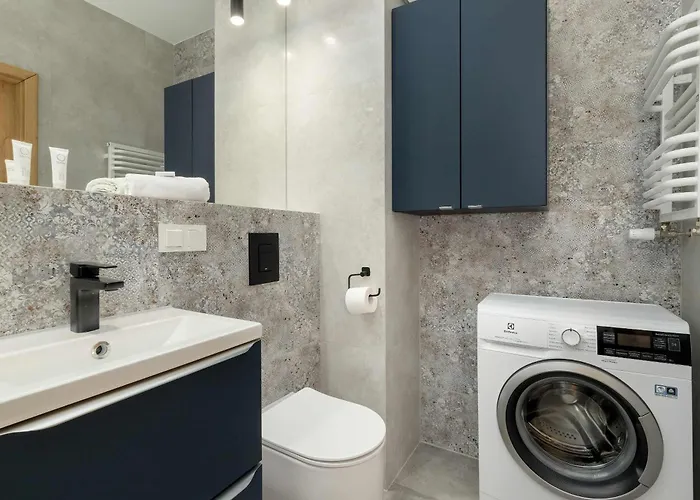 Daire Sunny & Charming Garden Apartment With Parking By Noclegi Renters *