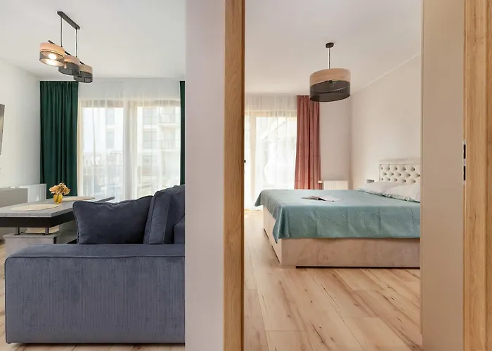 Sunny & Charming Garden Apartment With Parking By Noclegi Renters Daire