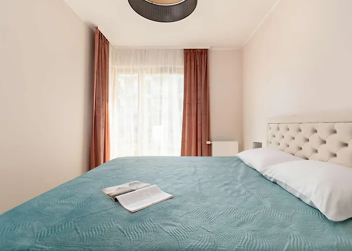 Sunny & Charming Garden Apartment With Parking By Noclegi Renters *