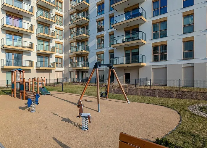 Sunny & Charming Garden Apartment With Parking By Noclegi Renters Daire *